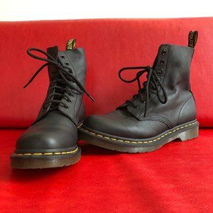NWOT | DR. MARTENS 1460 PASCAL BOOTS